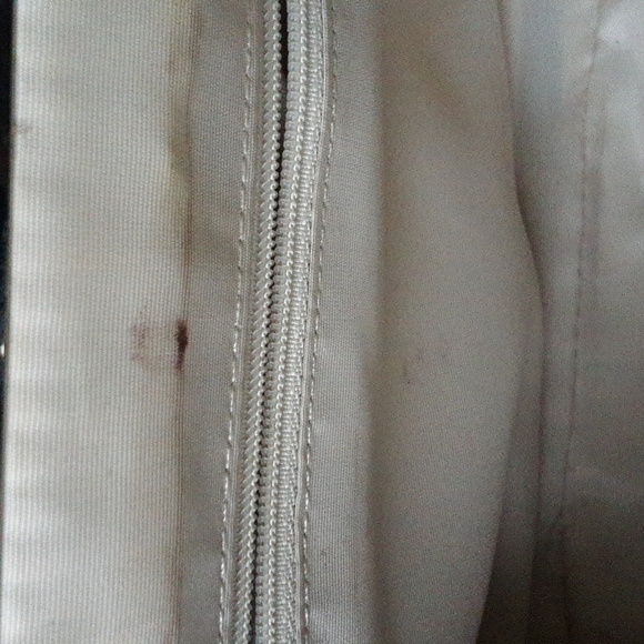 GUESS Croc-Embossed Patent Leather Purse/Handbag with Guess Signature Monogram - Picture 5 of 13